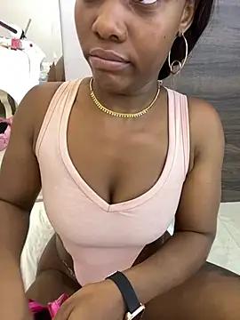 SarahBrunet from StripChat
