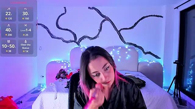 Explore our live girls sluts from our Custom and Multi clubs and checkout exclusive access to highly interactive content, such as shape, hair, titties, pussy type and many more.