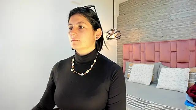 Explore our live girls sluts from our Custom and Multi clubs and checkout exclusive access to highly interactive content, such as shape, hair, titties, pussy type and many more.