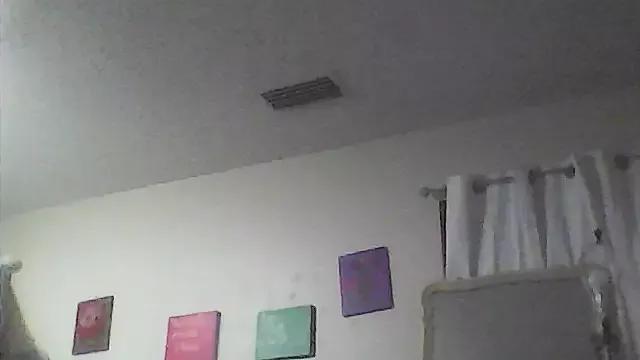 sarahkat86 from StripChat