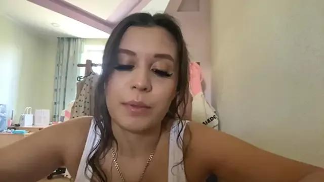 Sarahstoke webcams show profile image 