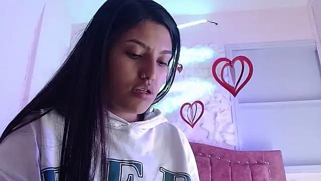 SarahStones from StripChat
