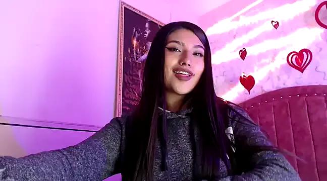 SarahStones from StripChat