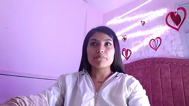 SarahStones from StripChat