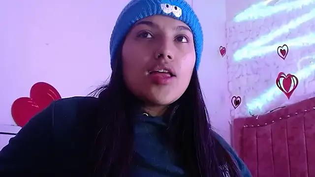 SarahStones from StripChat