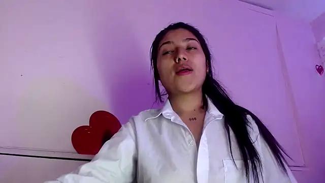 SarahStones from StripChat