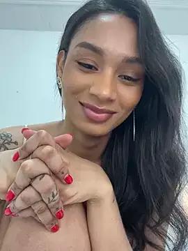 Sarakux from StripChat