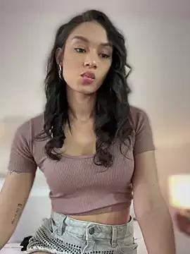 Sarakux from StripChat