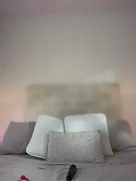 Sarakux from StripChat