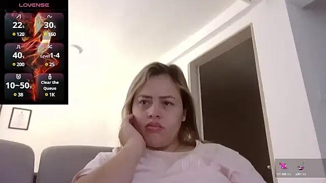 saramartinez1000 from StripChat