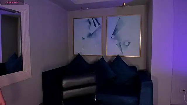 Explore our live girls sluts from our Custom and Multi clubs and checkout exclusive access to highly interactive content, such as shape, hair, titties, pussy type and many more.