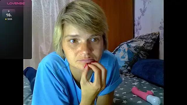 SaraSnow_ from StripChat is Freechat