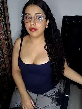 SaraSweet19 from StripChat