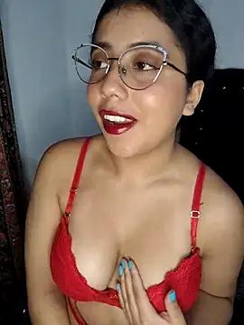 SaraSweet19 from StripChat