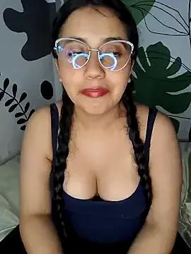 SaraSweet19 from StripChat