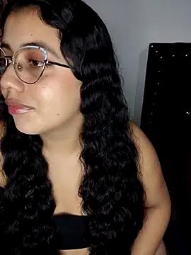 SaraSweet19 from StripChat