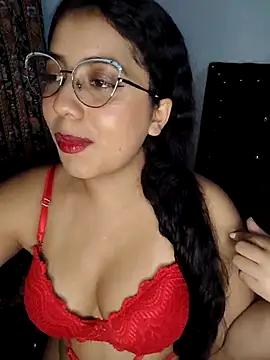 SaraSweet19 from StripChat