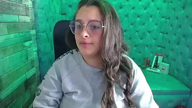 SaraThomso from StripChat is Freechat
