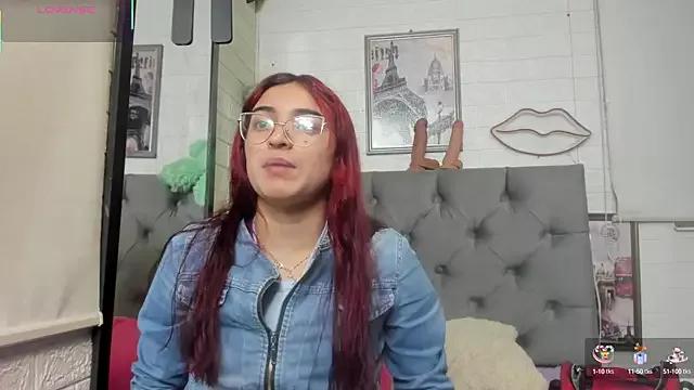SaraTrump from StripChat