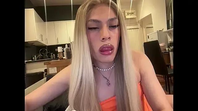 Explore our live girls sluts from our Custom and Multi clubs and checkout exclusive access to highly interactive content, such as shape, hair, titties, pussy type and many more.