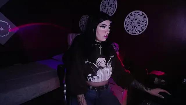 Sarayy_Collins from StripChat