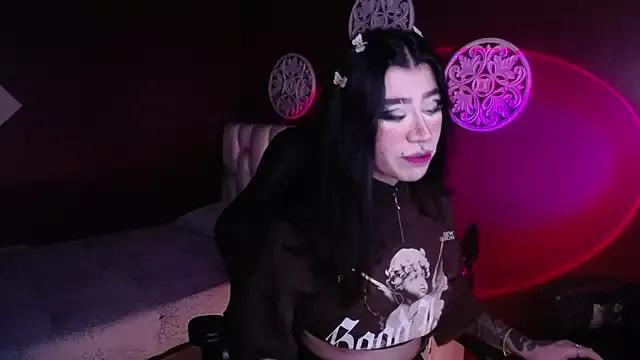 Sarayy_Collins from StripChat