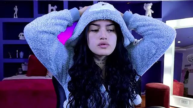 sari_belle from StripChat is Freechat