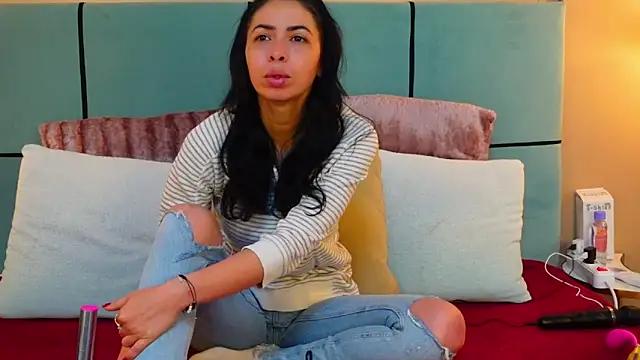 SarraRose from StripChat