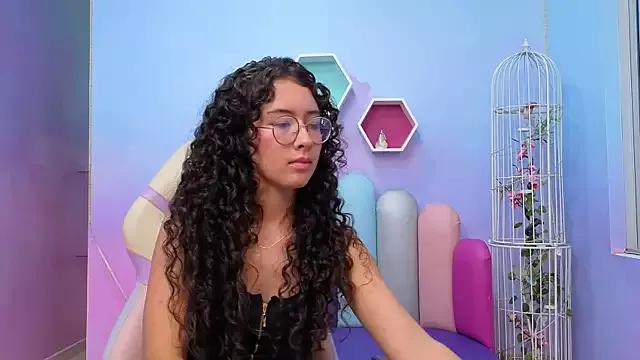 Sasha-Monroe from StripChat is Freechat