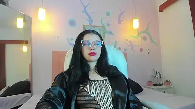 Explore our live girls sluts from our Custom and Multi clubs and checkout exclusive access to highly interactive content, such as shape, hair, titties, pussy type and many more.