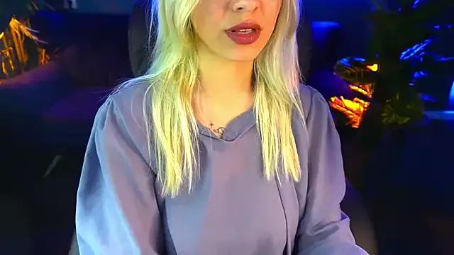 SashaBloom__ from StripChat