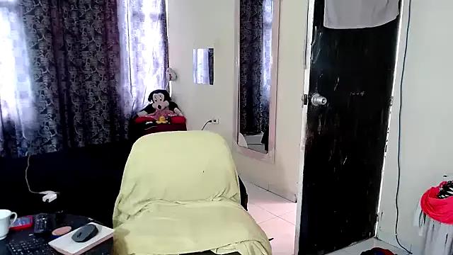 Sashaferrari2000 from StripChat