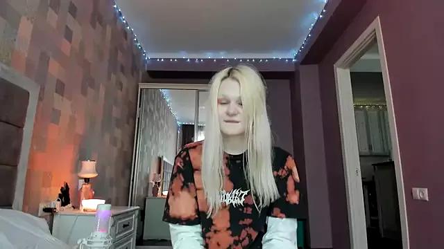 Explore our live girls sluts from our Custom and Multi clubs and checkout exclusive access to highly interactive content, such as shape, hair, titties, pussy type and many more.