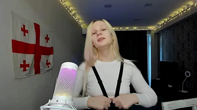 sashakiss99 from StripChat