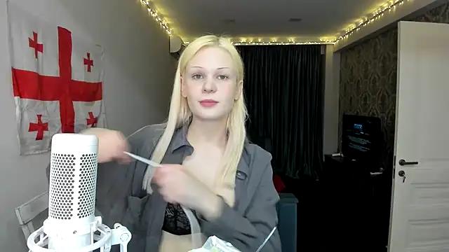 sashakiss99 from StripChat