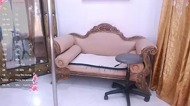 Explore our live girls sluts from our Custom and Multi clubs and checkout exclusive access to highly interactive content, such as shape, hair, titties, pussy type and many more.