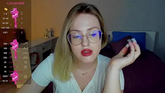 Explore our live girls sluts from our Custom and Multi clubs and checkout exclusive access to highly interactive content, such as shape, hair, titties, pussy type and many more.