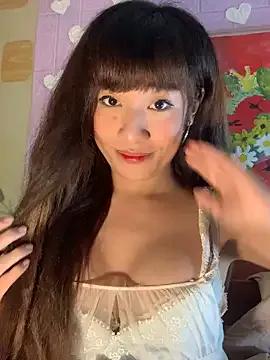 SassyLaurier from StripChat