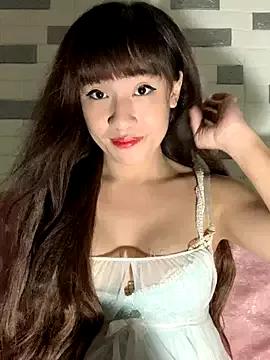 SassyLaurier from StripChat