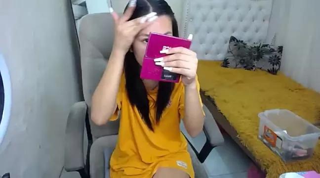 SassyRhonnaxxx from StripChat