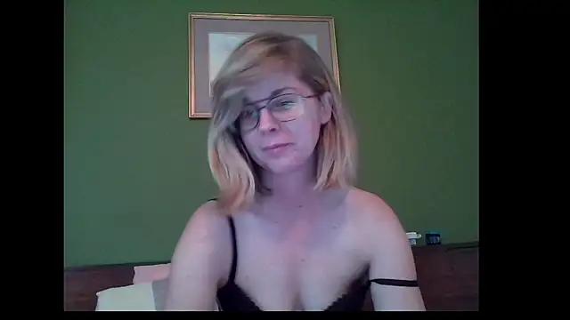 SavannaGirly from StripChat