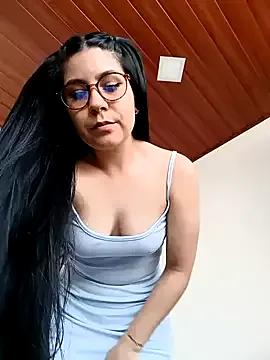 Savannah_Leon from StripChat is Freechat