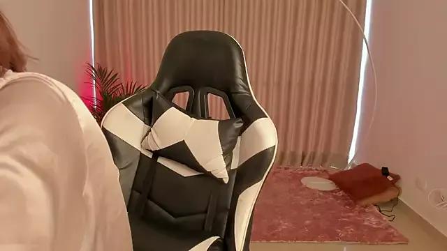 SavannahWildee from StripChat