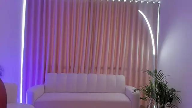 SavannahWildee from StripChat