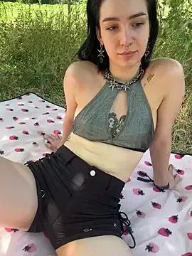 Scarlet-Sin from StripChat is Freechat