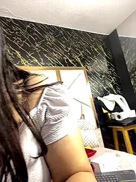 Explore our live girls sluts from our Custom and Multi clubs and checkout exclusive access to highly interactive content, such as shape, hair, titties, pussy type and many more.