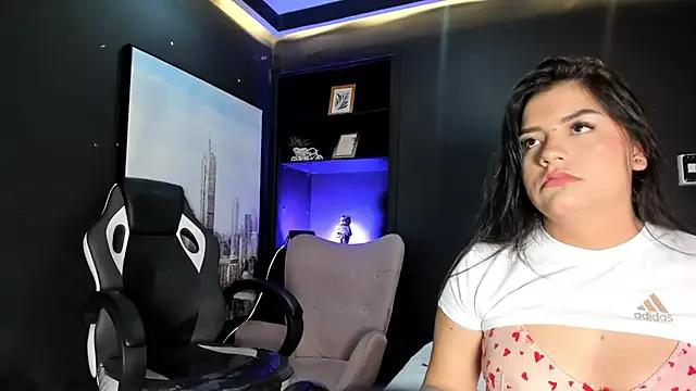 Explore our live girls sluts from our Custom and Multi clubs and checkout exclusive access to highly interactive content, such as shape, hair, titties, pussy type and many more.