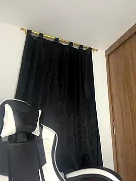 Scarlett05 from StripChat is Freechat