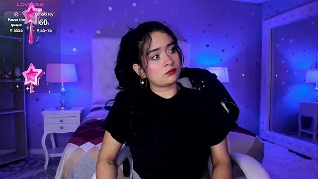 Explore our live girls sluts from our Custom and Multi clubs and checkout exclusive access to highly interactive content, such as shape, hair, titties, pussy type and many more.