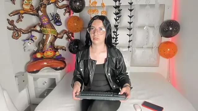 Scarlette_jade from StripChat is Freechat